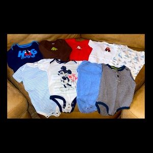 Pack of 9 Onesies - 6 Month